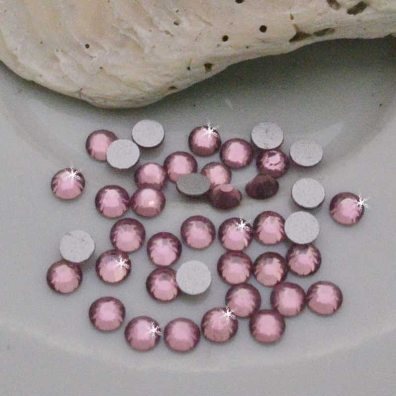 Strass con base piatta da incollo colore lilla 100pz | GDO