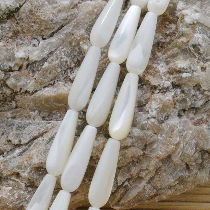 1 filo madreperla A NATURALE forma a gocce 6 x 20 mm 20 pz 40 cm bianca  per i tuoi  gioielli