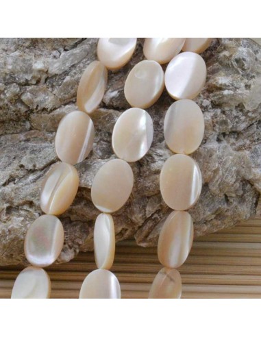 filo MADREPERLA NATURALE forma ovale liscio 10 x 15 mm 28 pz  40 cm per i tuoi  gioielli