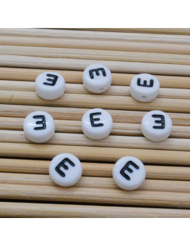 Perline lettera E scritta nera plastica bianca 7mm 12pz Bigiotteria GDO | Gioie d'Oriente