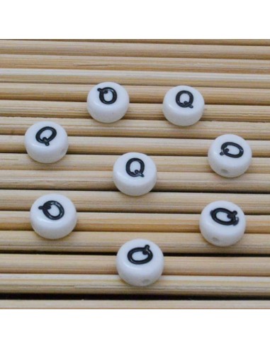 Perline lettera Q scritta nera plastica bianca 7mm 12pz Bigiotteria GDO | Gioie d'Oriente