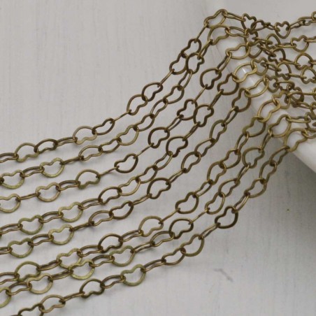 Catena maglia cuore in ottone anelli piatti saldati 3 x 4.2 mm 1 mt Gioie d'Oriente