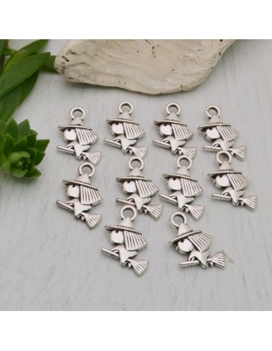 10 pz Ciondolo la befana sulla scopa 10 x 16 mm col argento  per fai da te