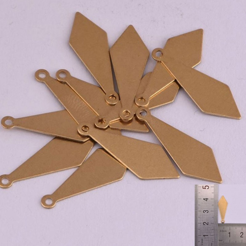6 pz ciondoli forma forma di Diamante da incidere in ottone con foro 20 x 8  mm per le tue creazioni
