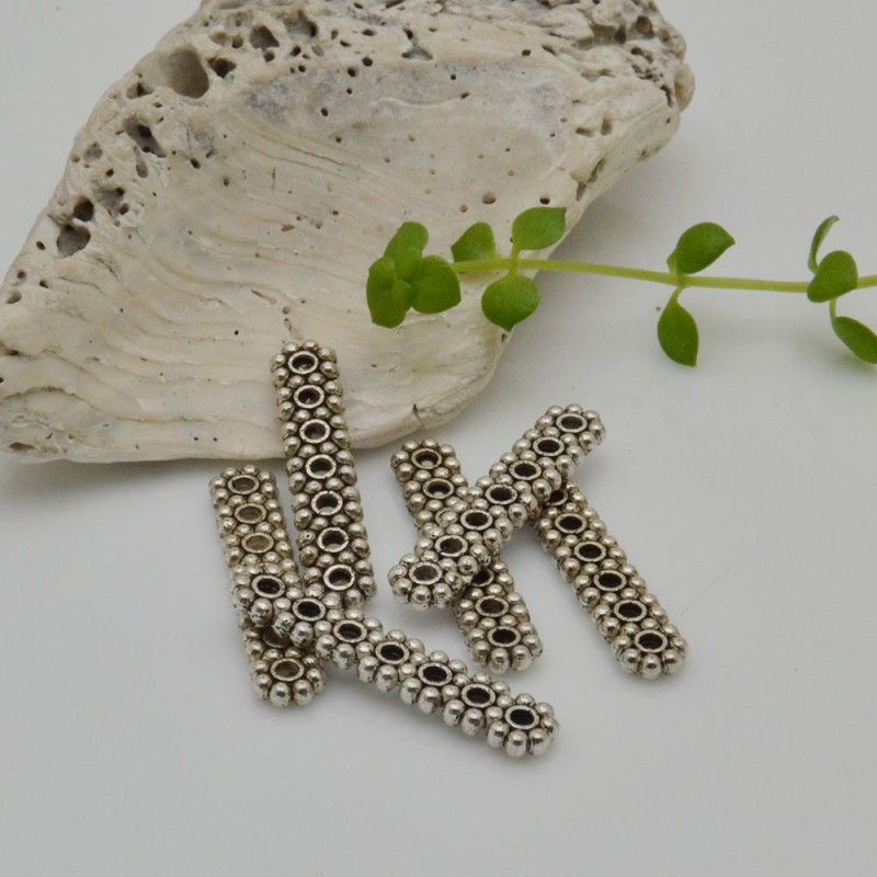 Distanziatore a barra con 7 fiori per creazioni a 7 fili  5.5 x 23  mm 8 pz argentato in metallo per fai da te