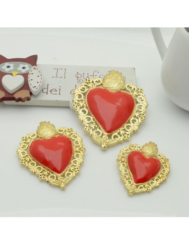 ciondoli a forma sacro cuore smaltato rosso base col oro con ganci dietro passante in ottone
