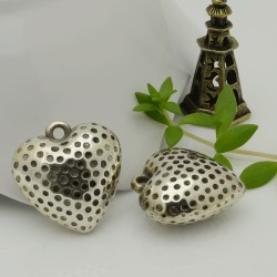 Ciondolo cuore a pois in Argentone argento 27x26 mm 1pz Gioie d'Oriente