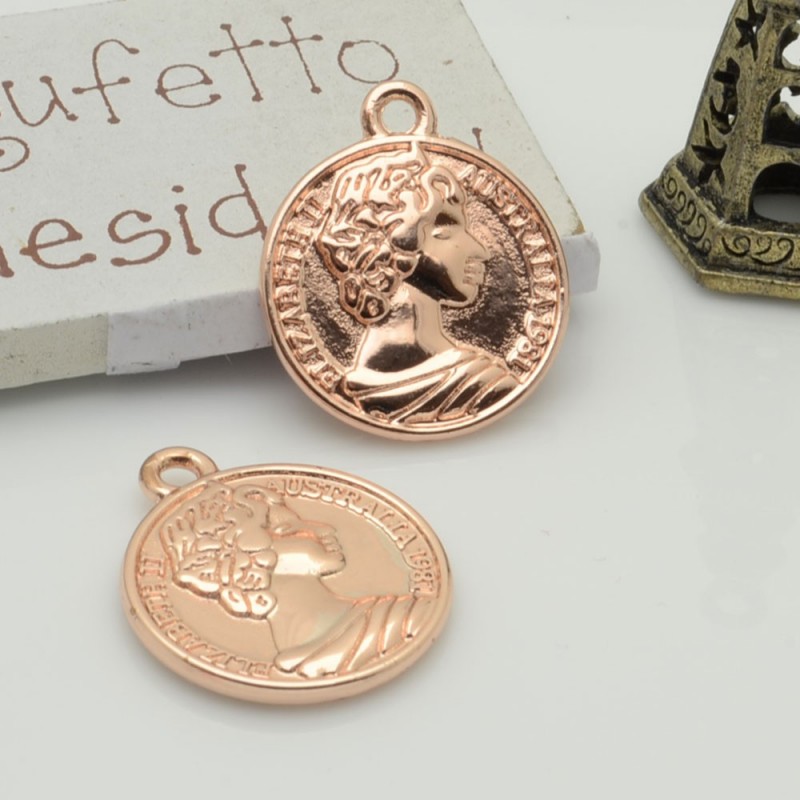 Ciondolo medaglia moneta in ottone 12x15 mm 1pz Gioie d'Oriente