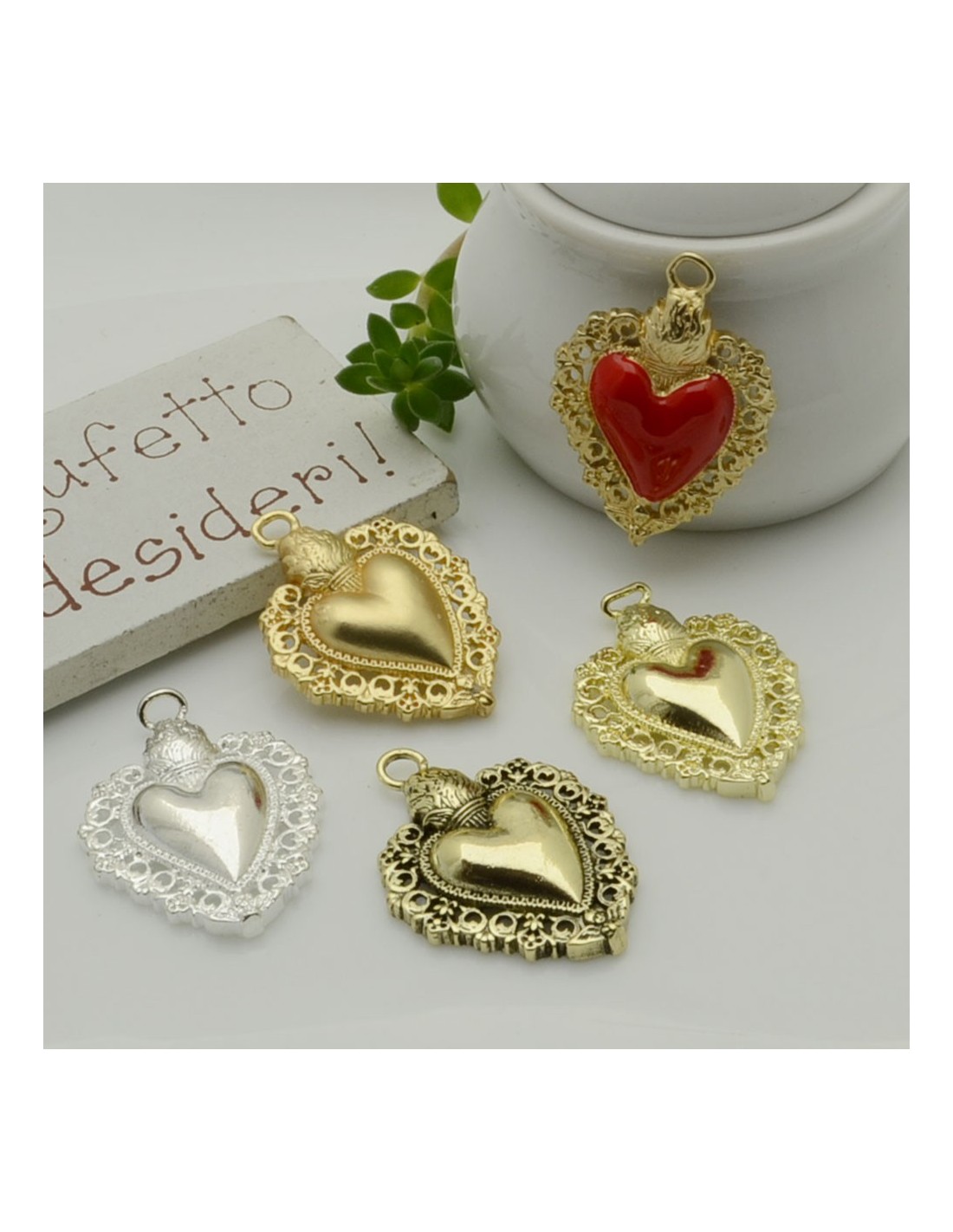 Collana colore oro con lettere e cuore sacro