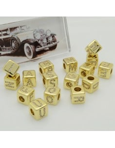 Perlina cubo alfabeto in ottone oro con strass 7,5 mm foro 3,5 mm 1pz Gioie d'Oriente