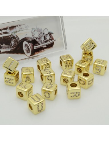 Perlina cubo alfabeto in ottone oro con strass 7,5 mm foro 3,5 mm 1pz Gioie d'Oriente