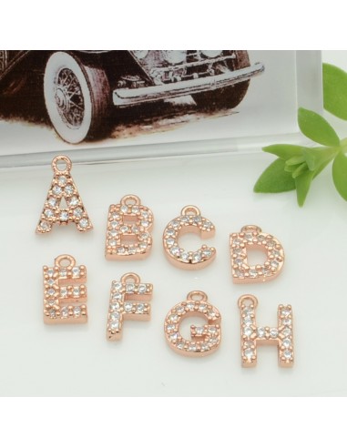 Ciondolo lettera iniziale in ottone colore oro rosa con strass 8mm 1pz | GDO