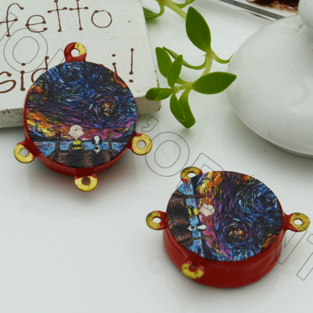 ciondolo tamburelli siciliani 28 x 24 mm bordo rosso con disegni snoopy 3 anellini