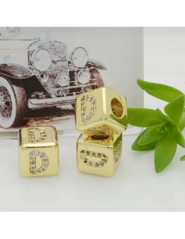 Perlina cubo alfabeto in ottone oro con strass 7,5 mm foro 3,5 mm 1pz Gioie d'Oriente
