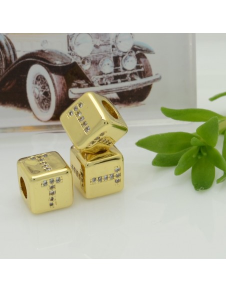 Perlina cubo alfabeto in ottone oro con strass 7,5 mm foro 3,5 mm 1pz Gioie d'Oriente