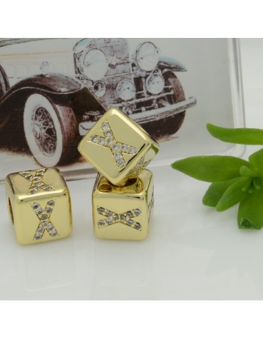 Perlina cubo alfabeto in ottone oro con strass 7,5 mm foro 3,5 mm 1pz Gioie d'Oriente