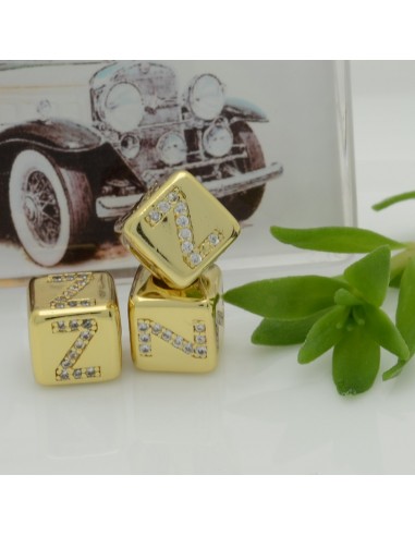 Perlina cubo alfabeto in ottone oro con strass 7,5 mm foro 3,5 mm 1pz Gioie d'Oriente