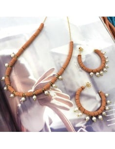 bellissimi  collana e orecchini con perle COLORE DELL’AUTUNNO  sempre alla moda