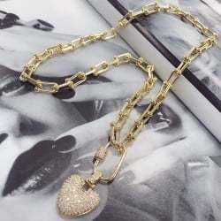 collana con ciondolo cuore
