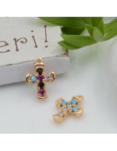 Ciondolo croce in rame oro con zirconi bianchi 7x10 mm 1pz Gioie d'Oriente