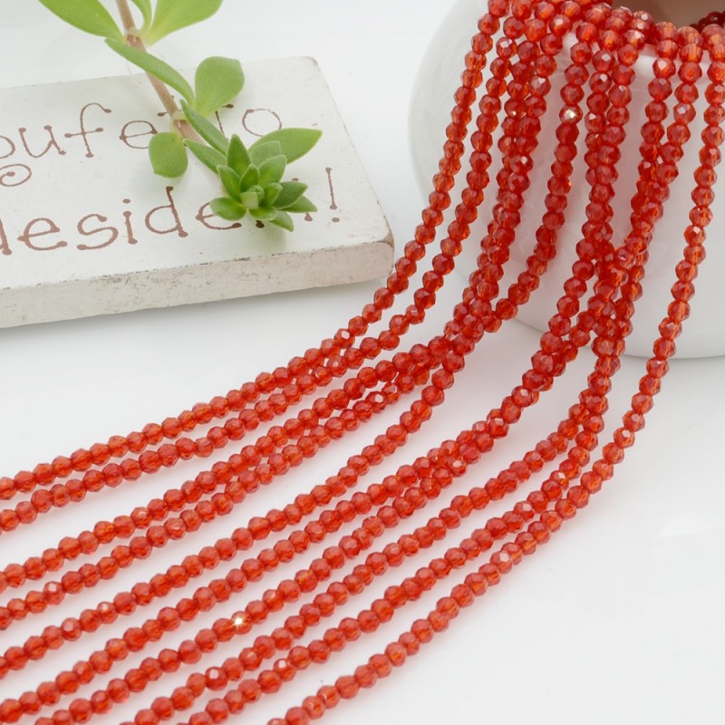 Filo di Zirconi sintetici Rosso chiaro sfaccettati piccolissimi 2-2.5mm | GDO