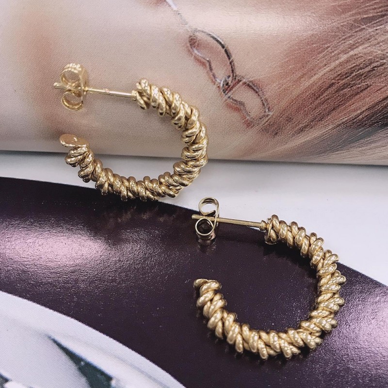 Orecchini a cerchio intrecciato, acciaio dorato PVD, misura 25mm, chiusura perno, marchio Gioie d'Oriente