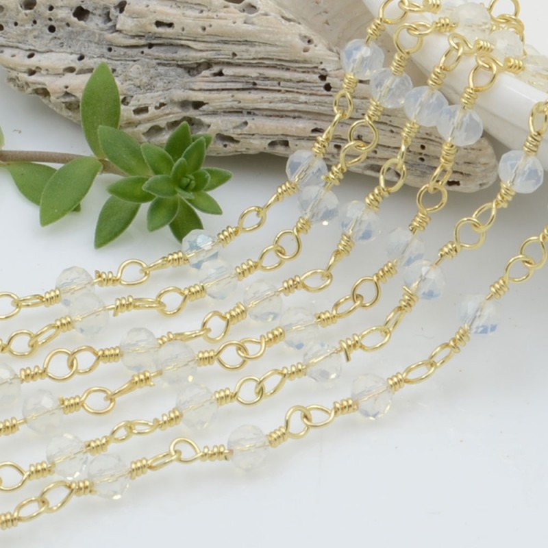 Catena rosario di cristalli colore opale da 4mm concatenati con filo oro in ottone 50cm GDO