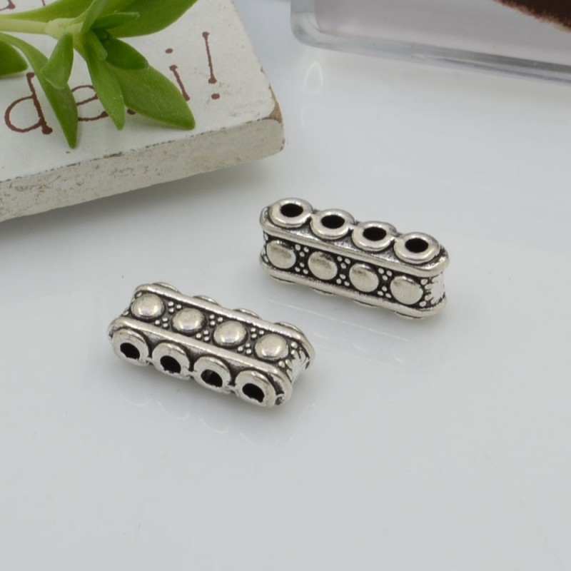 Distanziatore a barra in zama con fantasia 4 fori 17 x 7 mm 2 pz colore argento rodio per le tue creazioni!!!