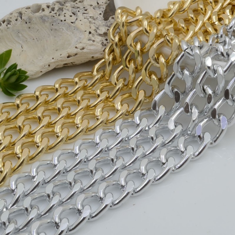 Catena grumetta 10 x 14 mm spessore 2.5 mm filo rotondo 1mt in alluminio per le tue creazioni!