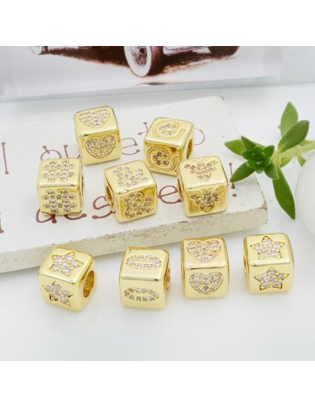 Cubetti strass oro vari disegni 7.5 mm foro 3.5 mm 1 pz per le tue creazioni fai da te!!