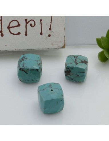 Cubo sfaccettato in howlite 7 x 8 mm 1pz - Gioie d'Oriente