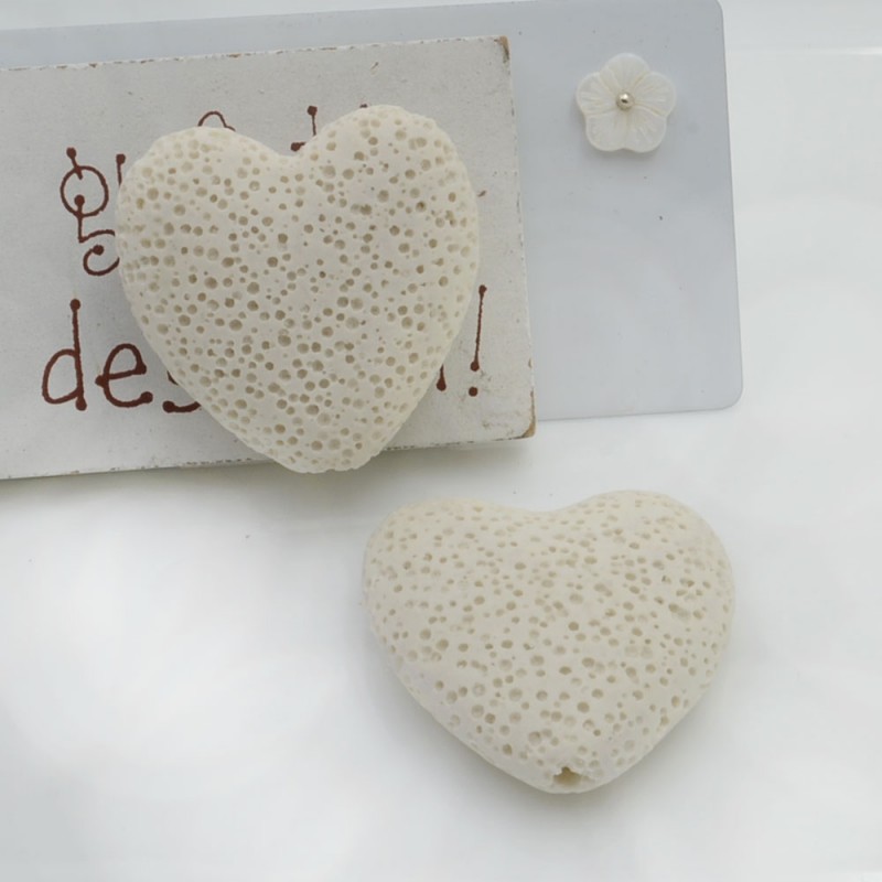 Cuore in pietra lavica 30 mm Bianco Gioie d'Oriente