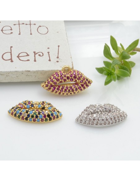 Ciondolo bocca in ottone con strass e zirconi 9.4x17 mm 1pz Gioie d'Oriente