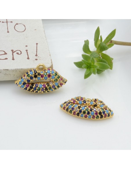 Ciondolo bocca in ottone con strass e zirconi 9.4x17 mm 1pz Gioie d'Oriente