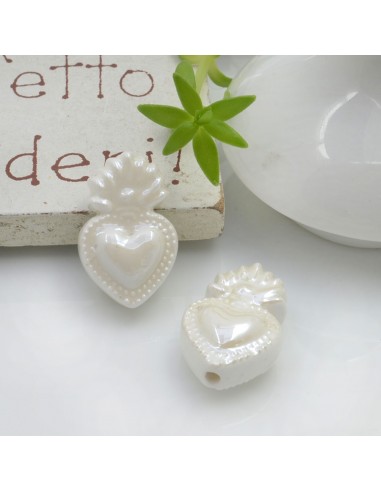 Perla a forma di cuore sacro in ceramica luminosa e smaltata colore bianco 16 x 10 mm 2 pz per le tue creazioni alla moda!!