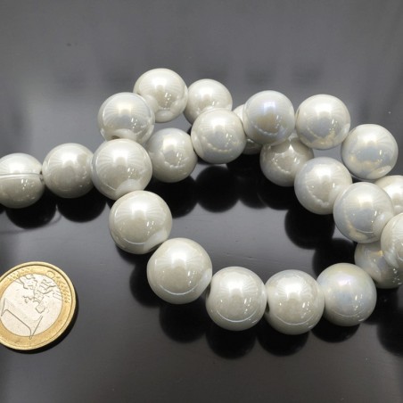 Filo di perle rotonde in ceramica smaltata 16-18 mm 22pz Gioie d'Oriente