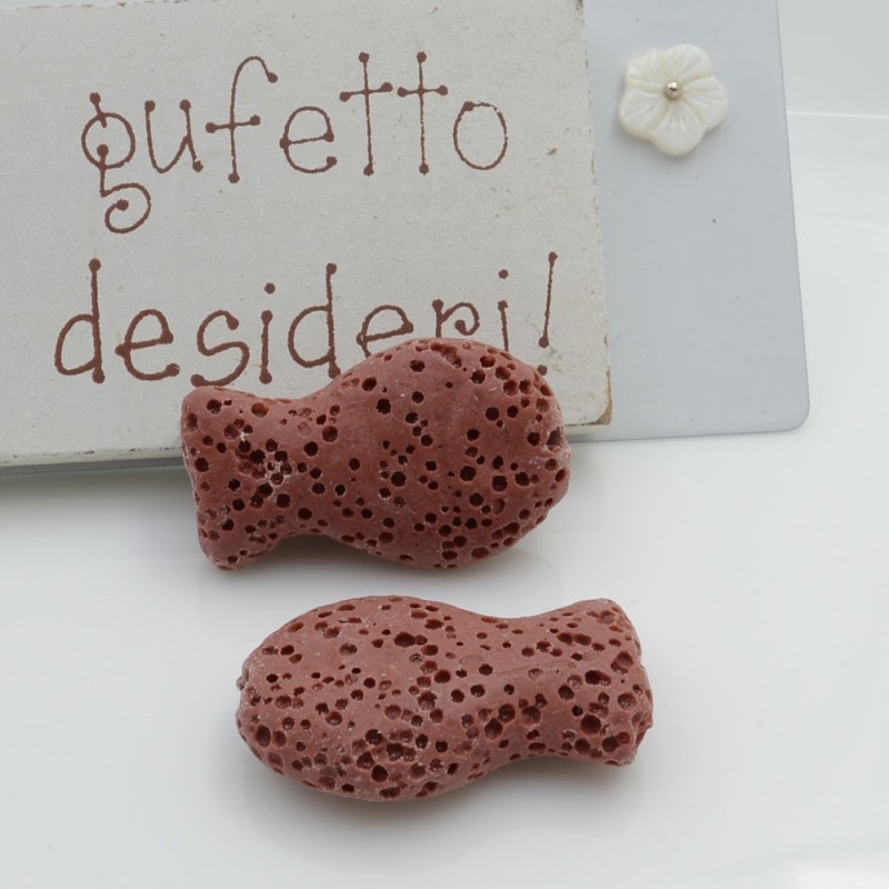 Pietra lavica pesce bordò 26x16mm 1pz Gioie d'Oriente