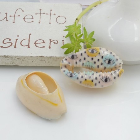 Conchiglie smaltate con stampe a fantasia con occhi circa 13x21mm 2pz Gioie d'Oriente