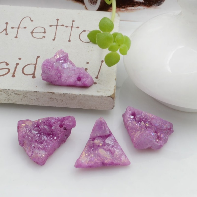 Quarzo cristallo rodiato irregolare colore fucsia con foro passante circa 10-17 mm 1 pz per le tue creazioni!!