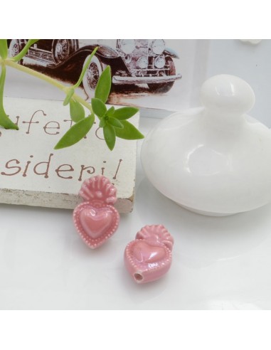 Perla a forma di cuore sacro in ceramica luminosa e smaltata colore rosa scuro due misure 2 pz per le tue creazioni alla moda!!