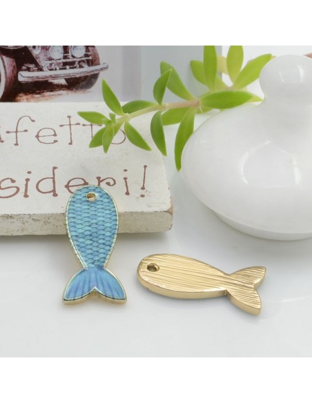 Ciondolo Charms Pesciolino smaltato colorato 21 x 10 mm 1 pz base oro in ottone per le tue creazioni!!