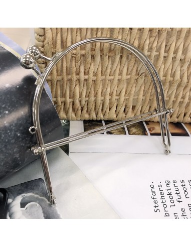 Chiusura per borse da cucire forma mezzo luna 15 cm aperto 28 cm con 2 ANELLI PER ATTACCARE TRACOLLA