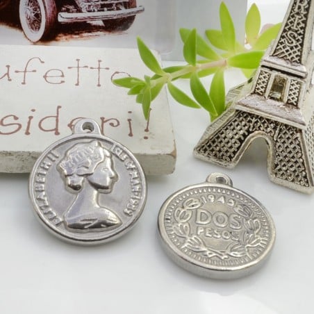 Ciondolo medaglia Elisabetta II acciaio inox rodio 22x19 mm 1pz Gioie d'Oriente