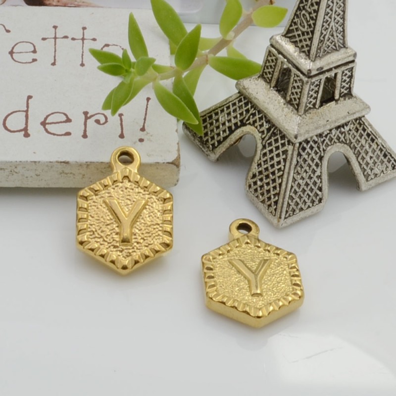 Ciondolo medaglia esagonale lettera Y in acciaio oro 17x12mm 1pz Gioie d'Oriente