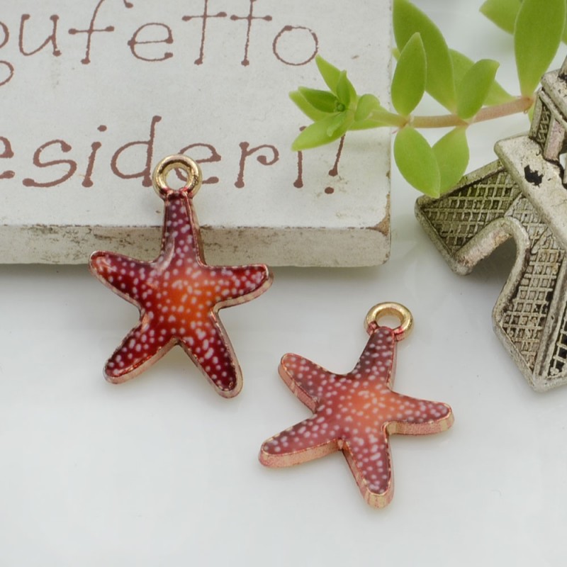 Ciondolo stella marina smaltato sopra, ottone dorato, finitura lucida, 19x15mm, marchio Gioie d'Oriente