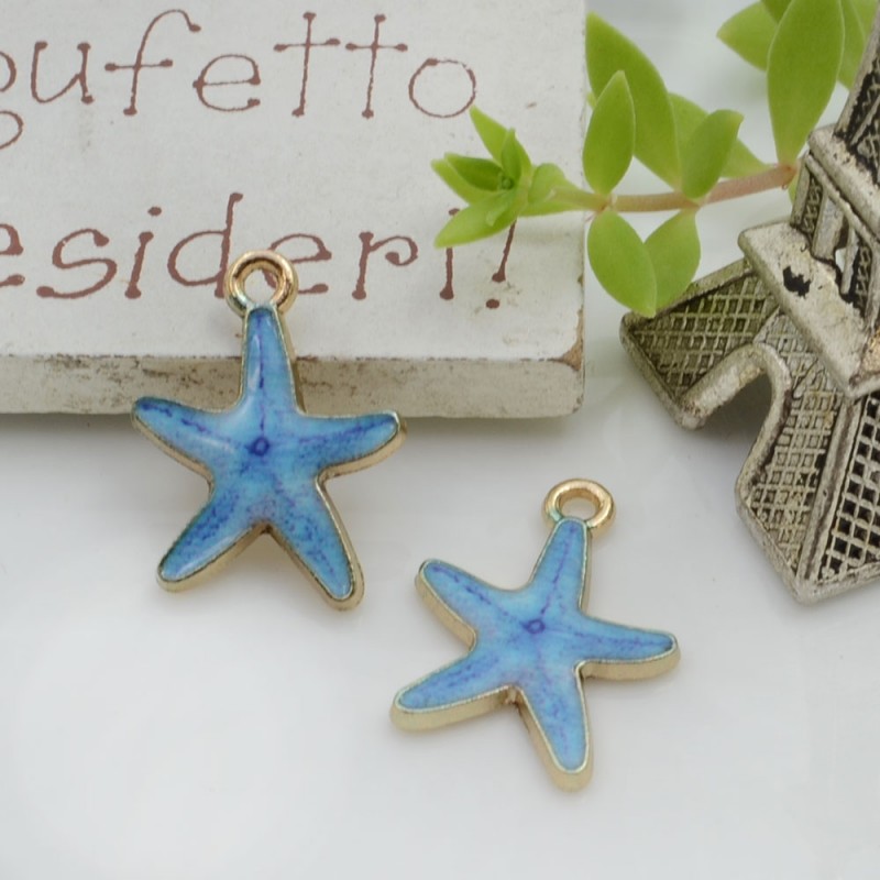 Ciondolo stella marina smaltato sopra, ottone dorato, finitura lucida, 19x15mm, marchio Gioie d'Oriente