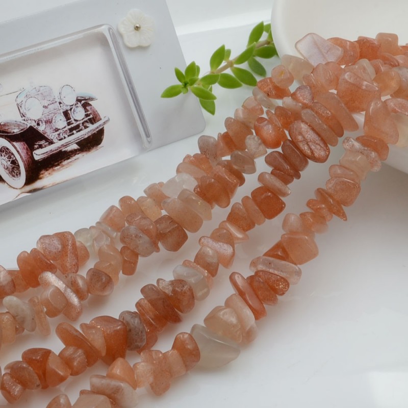 Perline chips in Pietra del sole naturale 5 x 9 mm filo 90 cm 200pz Gioie d'Oriente