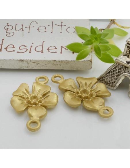 Ciondolo connettore fiore in zama oro e argento rodiato 30 x 17 mm 2pz Gioie d'Oriente