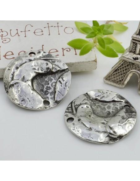 Connettore tondo con design in rilievo in zama argento rodiato 25.5 mm 2pz Gioie d'Oriente
