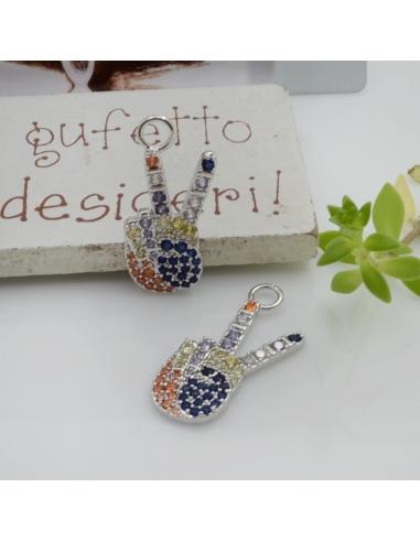 Ciondolo mano pace in ottone con zirconi multicolore 24x10mm 1pz Gioie d'Oriente